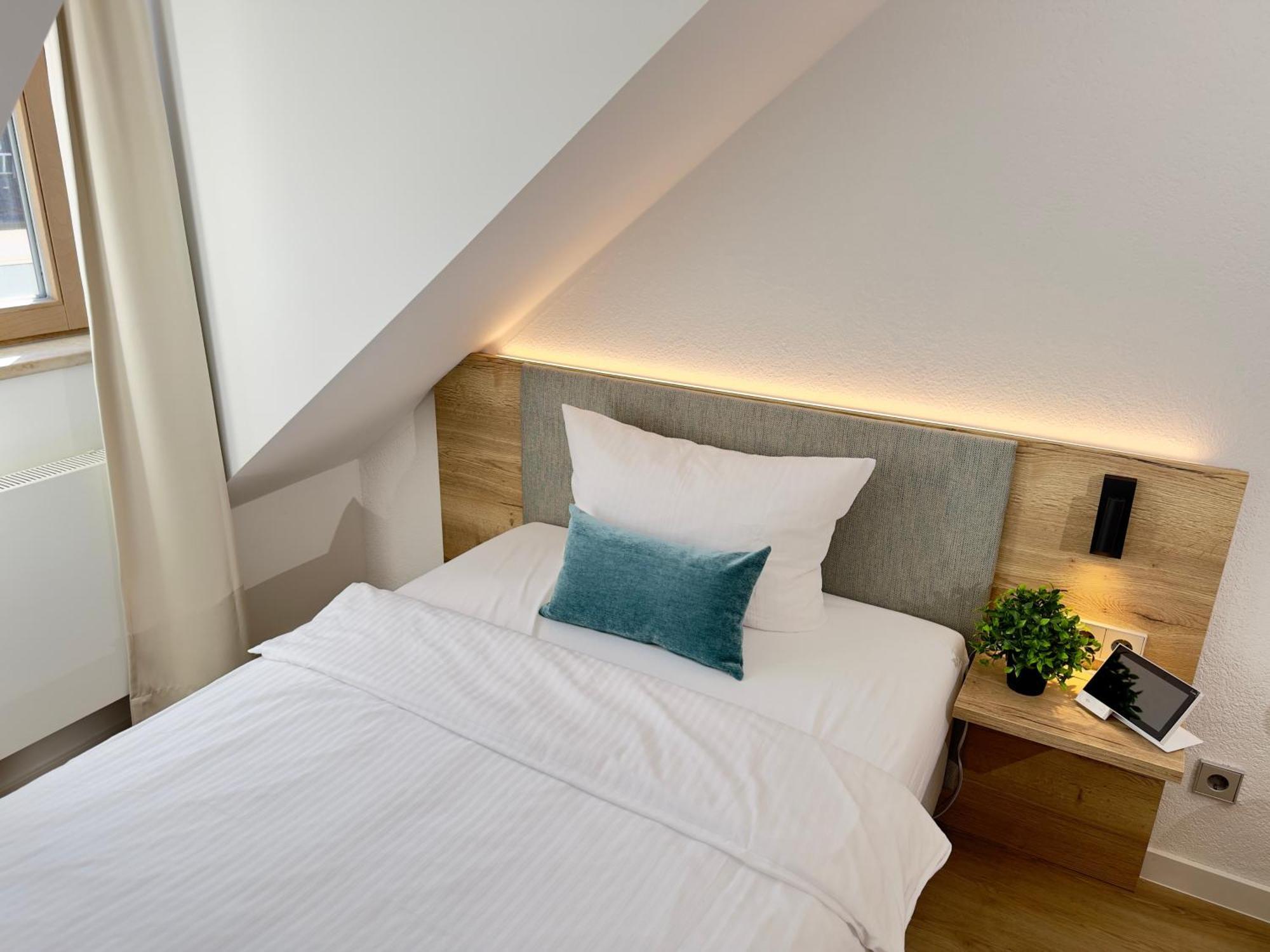 Living & Serviced Apartments By Blauer Wolf กุนเซนเฮาเซิน ภายนอก รูปภาพ